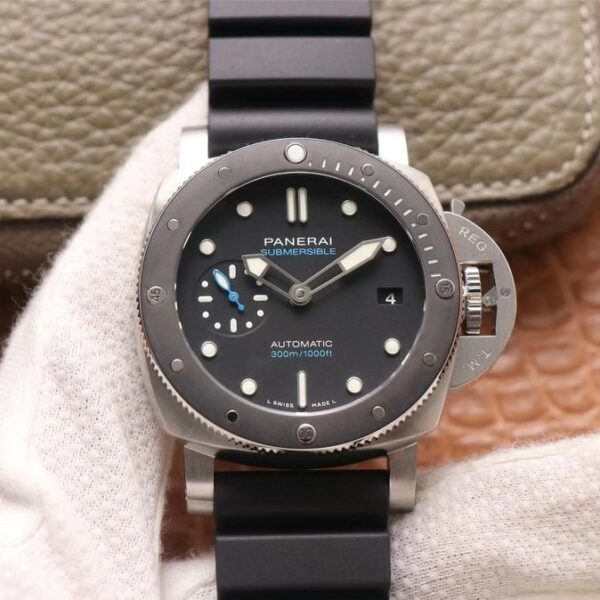 Panerai Submersible Marina Luminor PAM00683